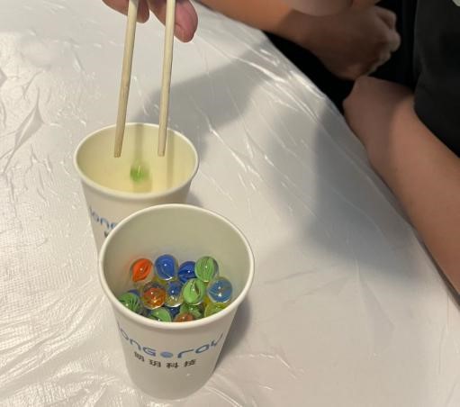 四月生日會(huì)